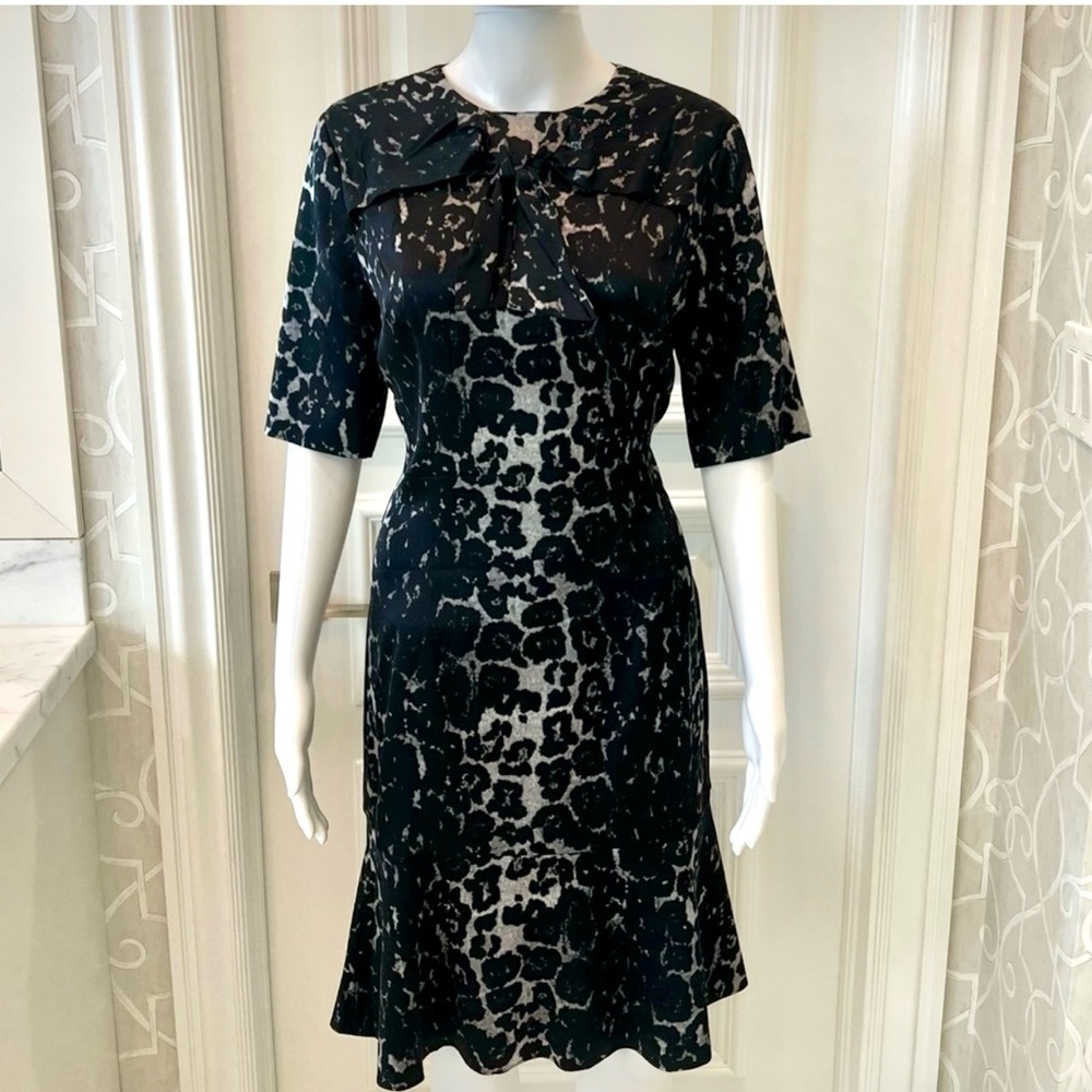 St. John silk Black and Gray Patterned Midi Dress leopard print silk size 6